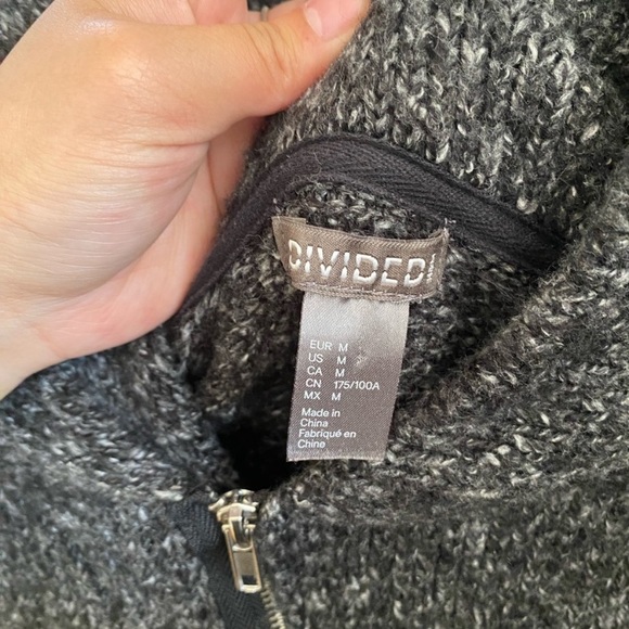 H&M sweater - Picture 3 of 15